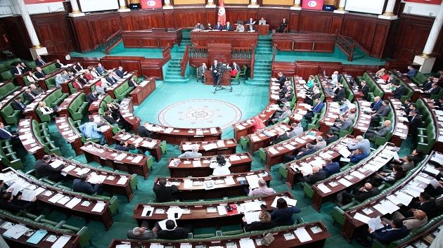 قانون المالية: المصادقة على الفصول من 31 إلى 53 في صيغتها الأصليّة