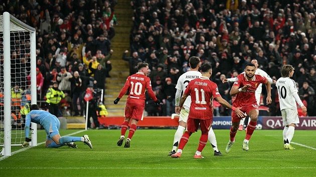 ليفربول يتصدر ترتيب دوري أبطال أوروبا ووضعية صعبة لريال مدريد