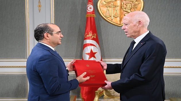 رئيس الجمهورية يتسلّم تقرير هيئة الانتخابات حول مسار تركيز مجلس الجهات
