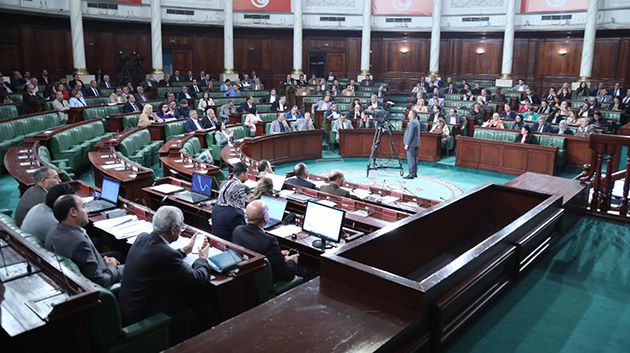 رفض الترخيص للتونسيين المقيمين داخل البلاد بفتح حسابات بالعملة الصعبة