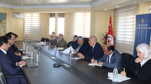 وزير التشغيل يتابع مع وفد من البنك الدولي تقدّم إنجاز عدد من برامج التعاون المشترك
