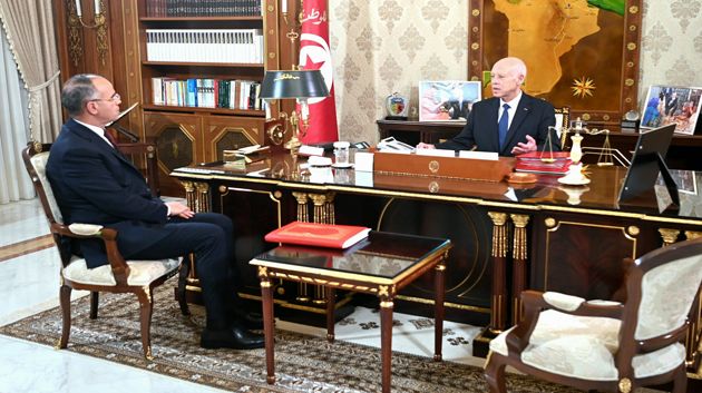 النقل وزيت الزيتون وتحسين الخدمات الإدارية أبرز محاور لقاء سعيّد بالمدوري