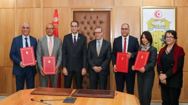 وزارة التعليم العالي: إمضاء مجموعة من الاتفاقيات الخاصّة بمجمّعات البحث