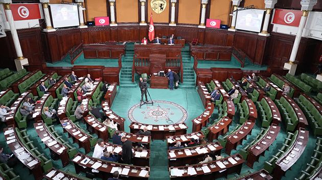 البرلمان يُصادق على اقتراض البنك المركزي 500 مليون دولار لفائدة الدولة