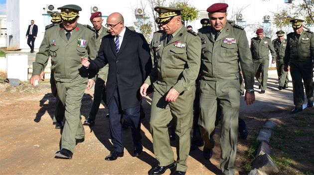 وزير الدفاع يؤكد العمل على مزيد الارتقاء بالبنية التحتية الخاصّة بالعسكريين