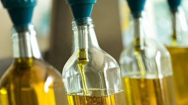 مفاوضات مع غرفة المساحات الكبرى لتحديد سعر بيع زيت الزيتون للمستهلكين