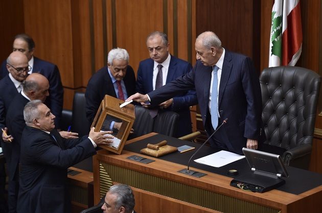 البرلمان اللبناني يخفق في انتخاب رئيس جديد للجمهورية في دورته الأولى