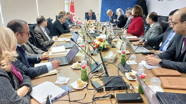 وزير الإقتصاد يشرف على اجتماع هيئة رقابة الصندوق التونسي للإستثمار