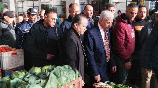 وزير التجارة يؤكد على توفير مختلف المواد الأساسيّة خلال شهر رمضان