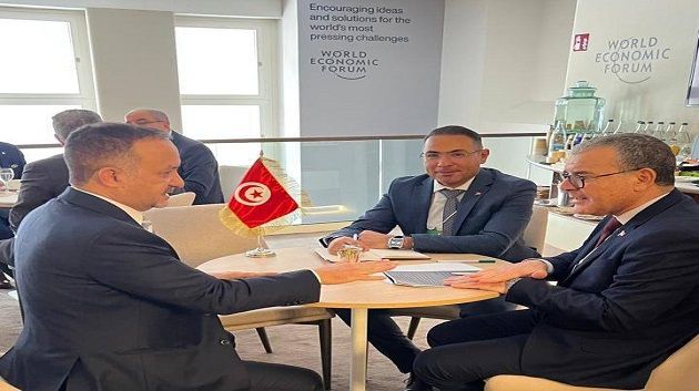 دافوس: وزير الإقتصاد يُجري لقاءات مع مستثمرين و مسؤولي شركات كبرى