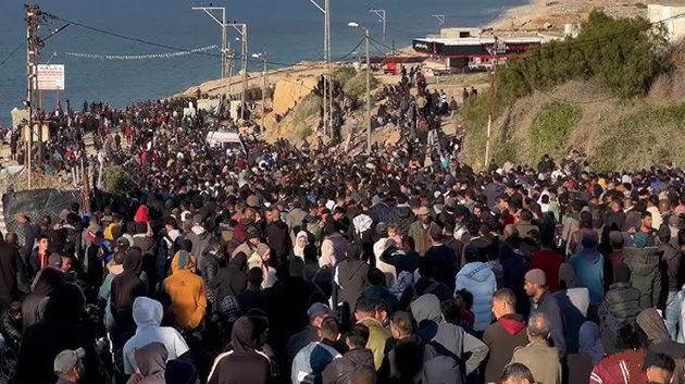 لليوم الثاني.. النازحون يُواصلون العودة إلى شمال القطاع