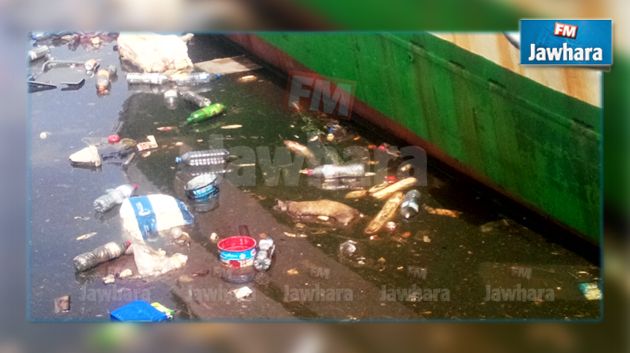 المنستير : بحارة ميناء طبلبة يحتجون بسبب التلوّث