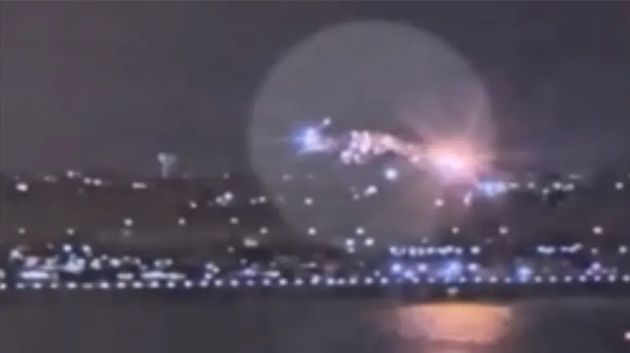 فيديو يوثق لحظة اصطدام طائرتيْ واشنطن في السماء