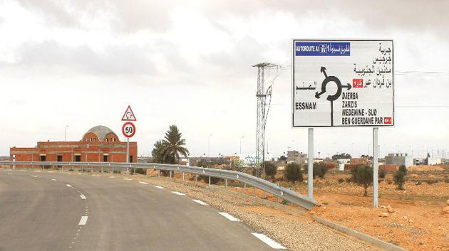 وزارة التجهيز: فتح الطّريق لمشروع إنجاز الوصلة الرّابطة بين تطاوين والطريق السيارة أ1 (صور)
