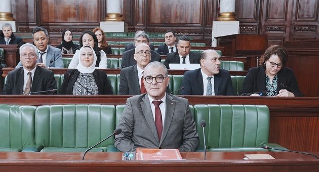 وزير الاقتصاد يكشف عن استعدادات لاقرار دفعة ثالثة من حذف التراخيص