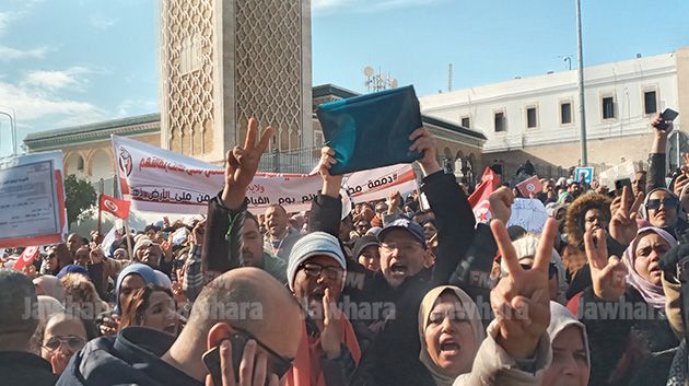خرّيجو الجامعات ممّن طالت بطالتهم يحتجّون (صور)