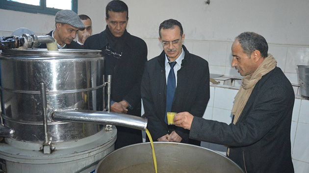 صفاقس: وزير الفلاحة يُتابع حسن سير العمل بالمؤسّسات الفلاحيّة