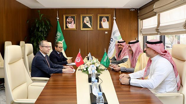 متابعة مدى تقدّم تنفيذ مختلف البرامج الإنمائية السعوديّة في تونس