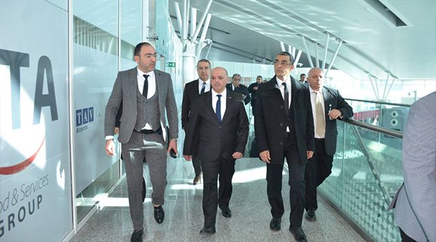 وزير النقل يؤدي زيارة الى مطار النفيضة