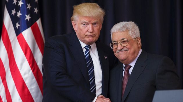 محمود عباس يقرر إلغاء المخصصات المالية لعائلات الأسرى والشـ.ـهـ.داء والجرحى