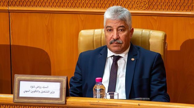 وزير التشغيل يدعو المؤسسات الاقتصادية للإنخراط بأكثر فاعلية في دفع التشغيل