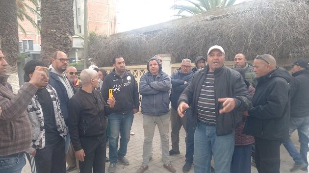 جندوبة: أصحاب سيارات 'التاكسي' يحتجون بعد إيقاف رئيس غرفتهم 