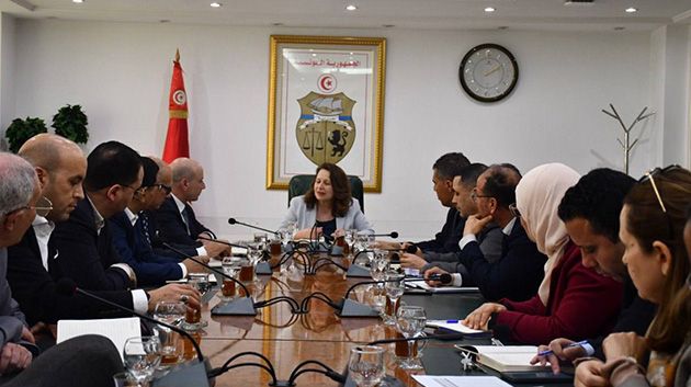وزارة الصناعة: الإنطلاق في إعداد ميثاق التنافسية للصناعات الالكترونية