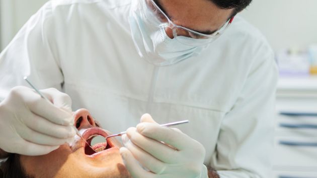 نقابة أطباء الأسنان تدعو إلى ضرورة إعادة تأهيل القطاع