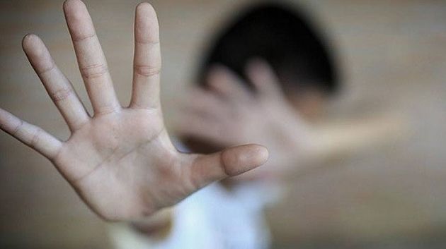 أمام معهد بتونس: تلميذ الـ14 سنة يعتدي على زميله بآلة حادة (فيديو)
