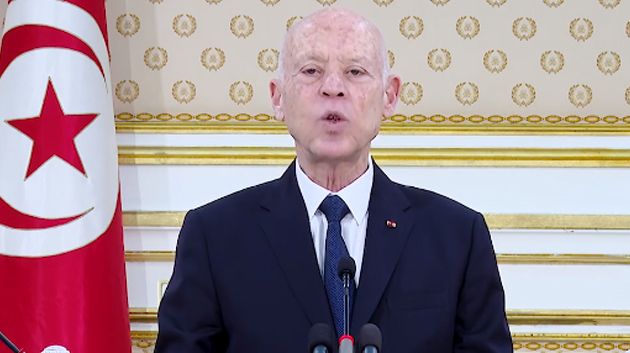 رئيس الجمهورية: 'عصابات إجرامية تعمل في عديد المرافق العمومية عن طريق وكلاء'
