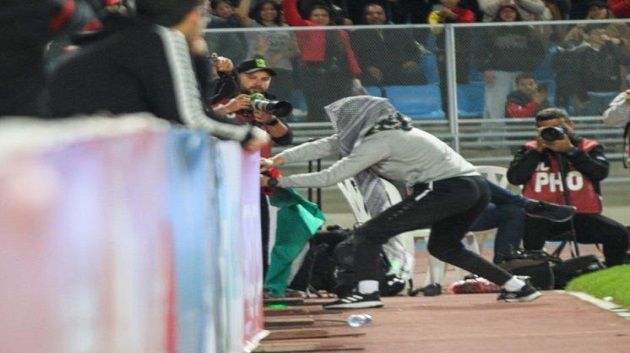 بعد نزوله الى ملعب رادس رافعا علم فلسطين: الإبقاء على المشجع بحالة سراح