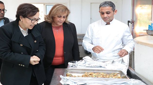 وزيرة الأسرة تُؤدّي زيارة غير معلنة إلى مؤسسة رعاية كبار السنّ بمنّوبة