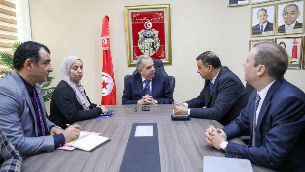 وزير الشباب والرياضة يلتقي بجامعة كرة القدم