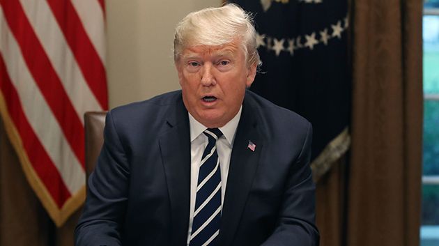 يبلغ من العمر 24 عاما.. ترامب يعلن القبض على زعيم عصابة