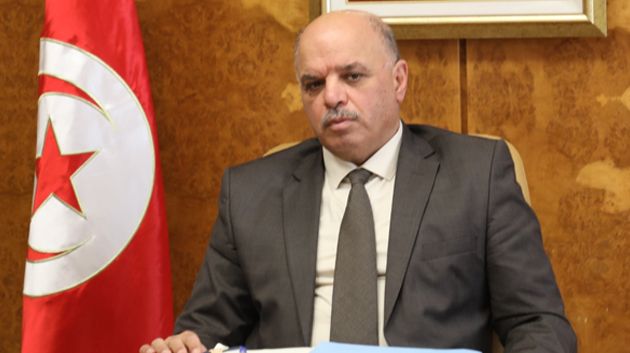 الاستعدادات للموسم الصيفي: وزير النقل يدعو لتوفير خدمات تليق بتونس