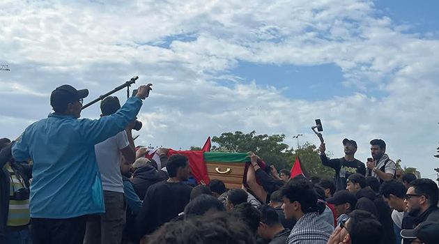 جنازة شعبية مهيبة.. سفارة فلسطين تشارك في تشييع جثمان الشّهـ.يد فارس خالد