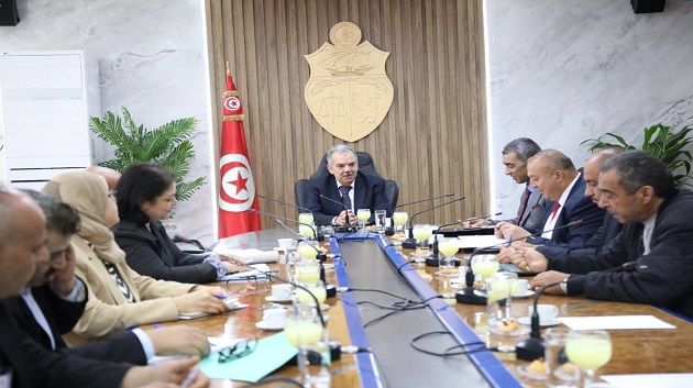 جلسة عمل بإشراف وزير الشباب والرياضة حول استكمال تهيئة الملعب الأولمبي بسوسة ومسألة تركيز الكراسي