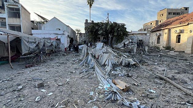 قصف إسرائيلي يستهدف مستشفى المعمداني ويُخرجه عن الخدمة
