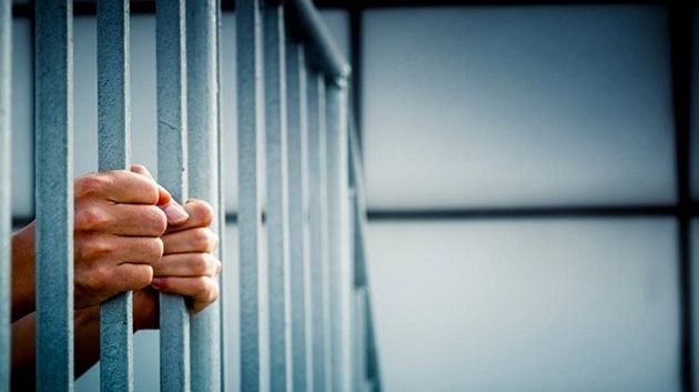 القصرين: الاحتفاظ بوكيل مقابيض سابق وإحالة 4 موظفين بحالة تقديم