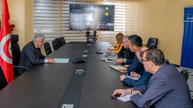وزير التشغيل يتابع نسق إنجاز المشاريع وبرنامج التشغيل والانتداب بالخارج