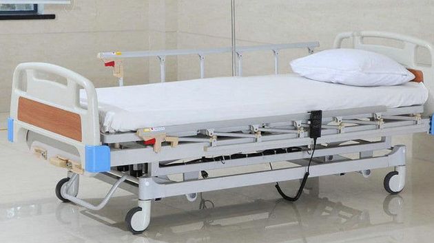 المهدية: إيقاف 3 أعوان بمستشفى الطاهر صفر بشبهة سرقة 45 سريرا طبيّا
