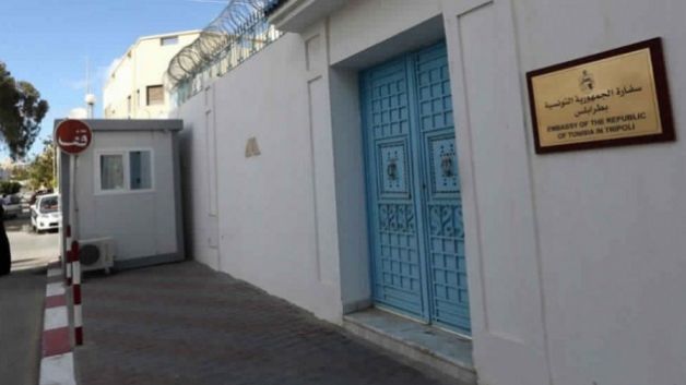 سفارة تونس بطرابلس تدعو افراد الجالية التونسية الى توخي الحذر 