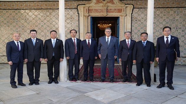 رئيس مجلس النواب يستقبل وفدا من الحزب الشيوعي الصيني