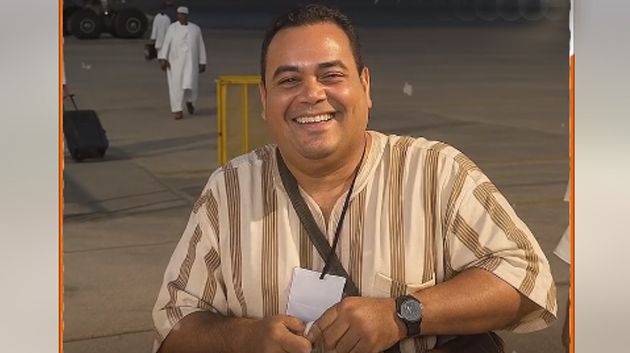 حادثة غريبة.. حاج ليبي يُمنع من ركوب الطائرة.. ثم تعود مرّتين من أجله (فيديو) !!