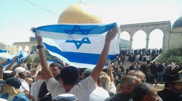 آلاف المستوطنين يقتحمون القدس ويطلقون هتافات معادية للمسلمين ونبيّهم ولـ.غـ .زّة 