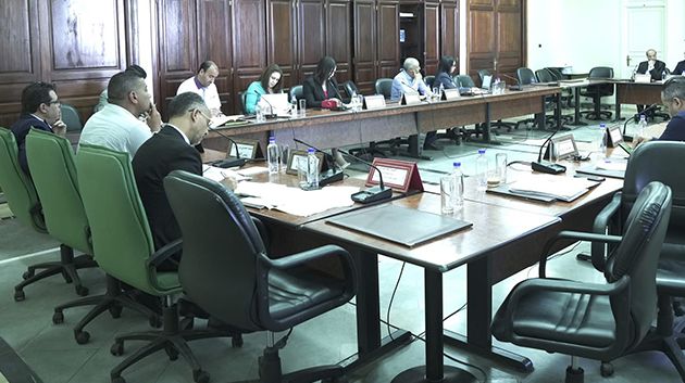 لجنة تنظيم الإدارة بالبرلمان تستمع إلى رئاسة الحكومة حول ملف التدقيق في الانتدابات