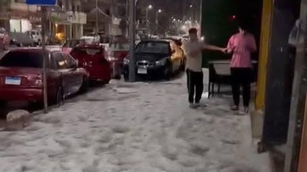 عاصفة قوية تضرب الاسكندرية (فيديو)