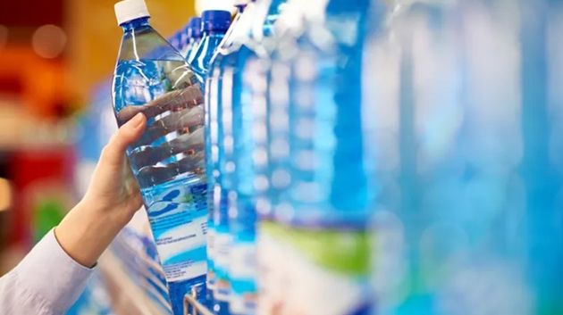 كم تنفق العائلة التونسية شهريا لاقتناء مياه الشرب المعلبة؟