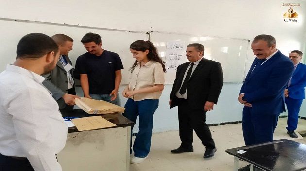 وزير التربية يواصل معاينة ظروف سير اختبارات البكالوريا