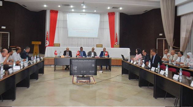 جلسة عمل بمقر ولاية سوسة لضمان صائفة دون انقطاع في التزود بالكهرباء